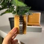 ⁦نسائي الميناء الابيض الفخم⁩ - الصورة ⁦2⁩