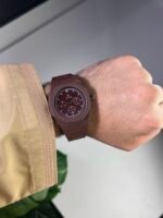 البلاستيك العنابي