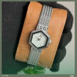 نسائي الميناء السداسي الأبيض